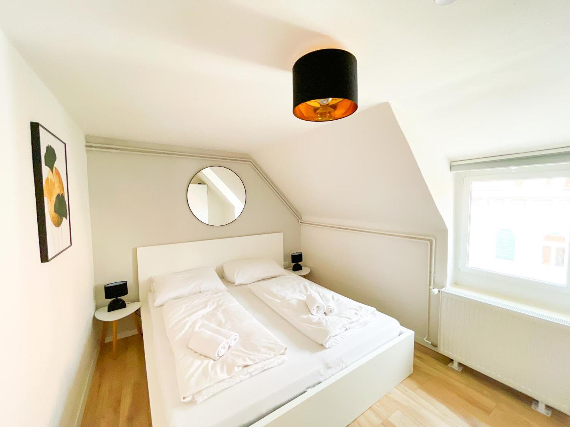 Contactless Self-Check-In - Stayhere Central City Suite 20 Грац Экстерьер фото