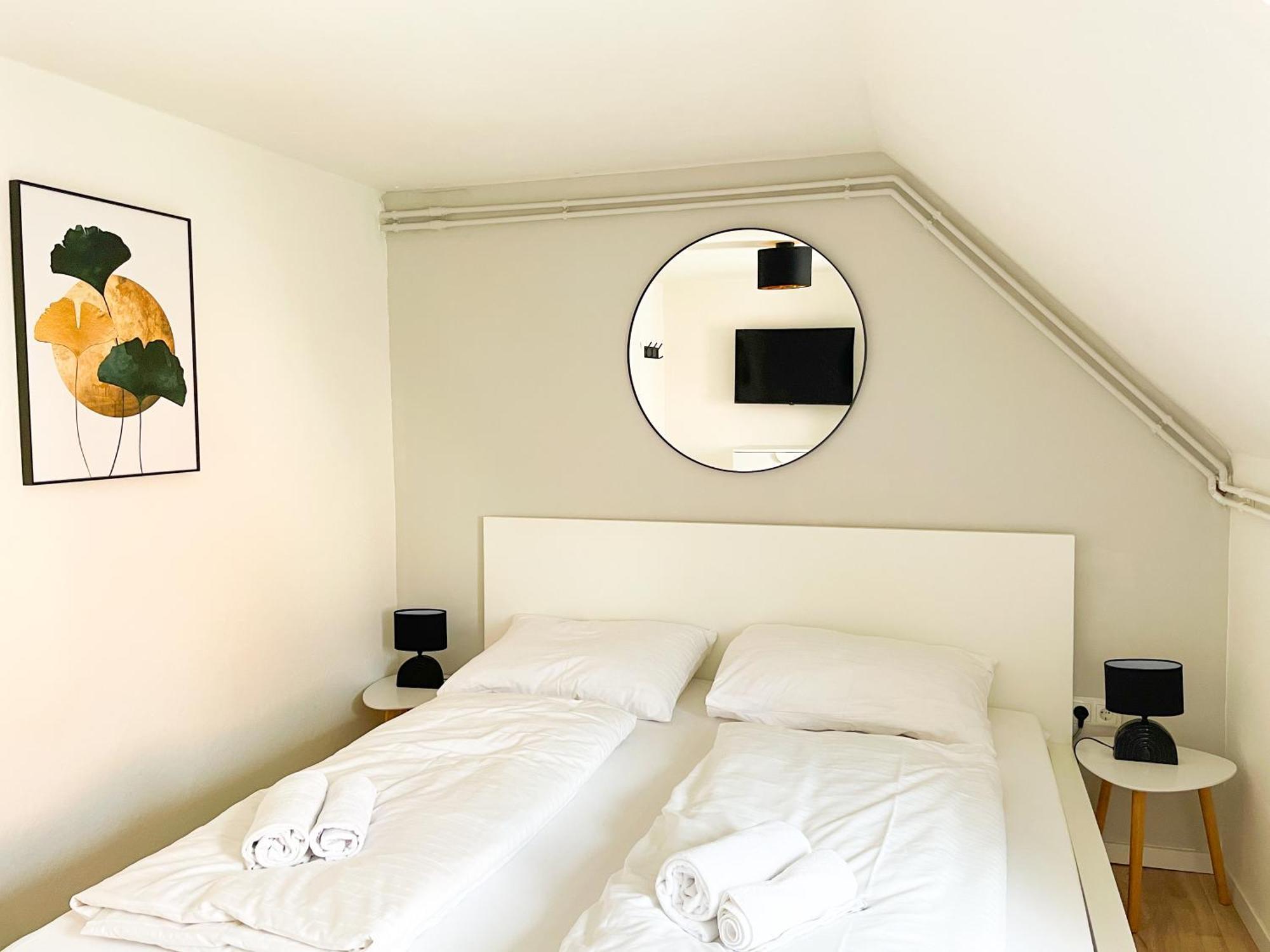 Contactless Self-Check-In - Stayhere Central City Suite 20 Грац Экстерьер фото