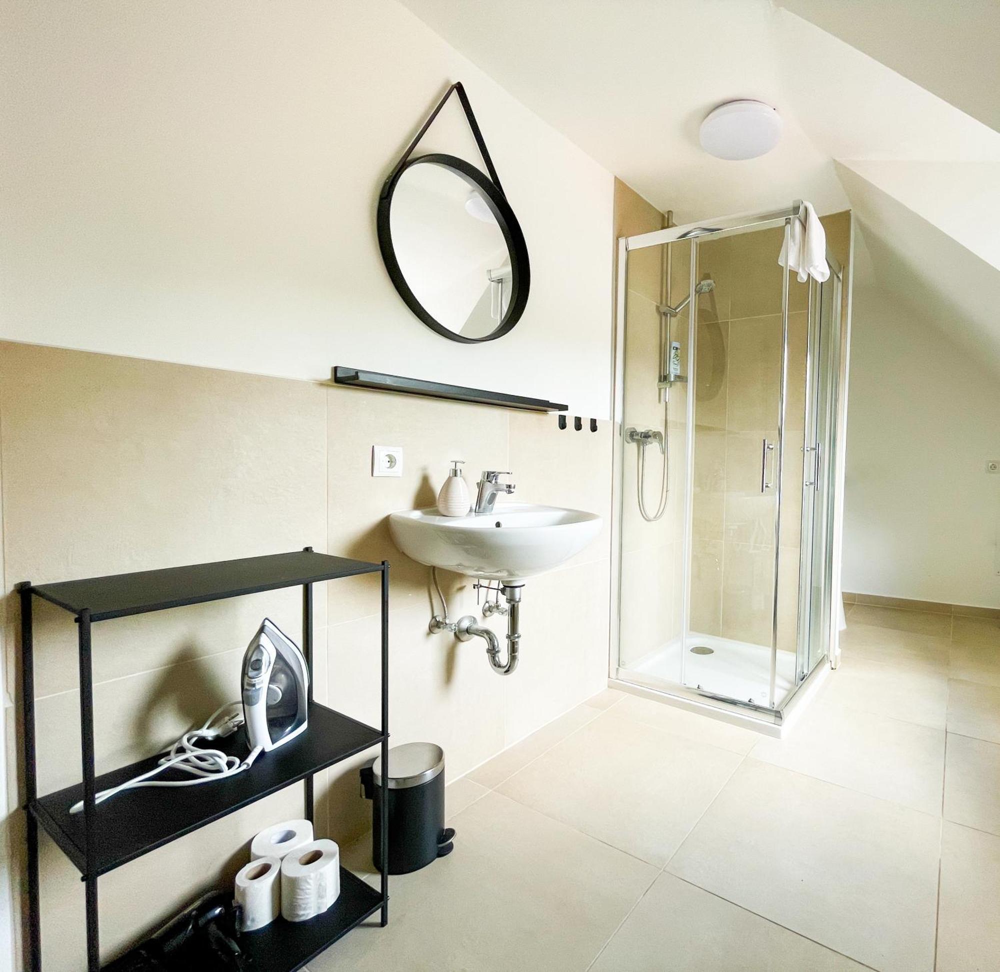 Contactless Self-Check-In - Stayhere Central City Suite 20 Грац Экстерьер фото